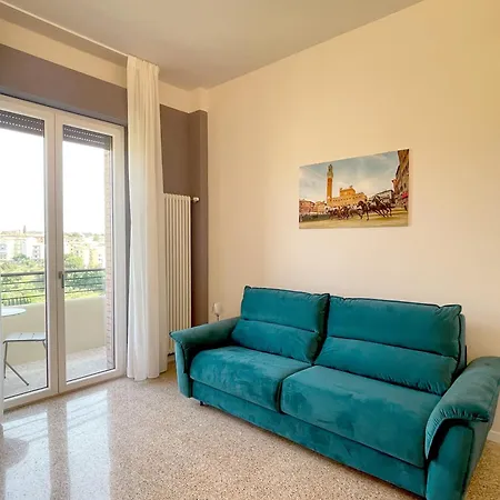 La Terrazza Due Passi Dal Centro 아파트 *